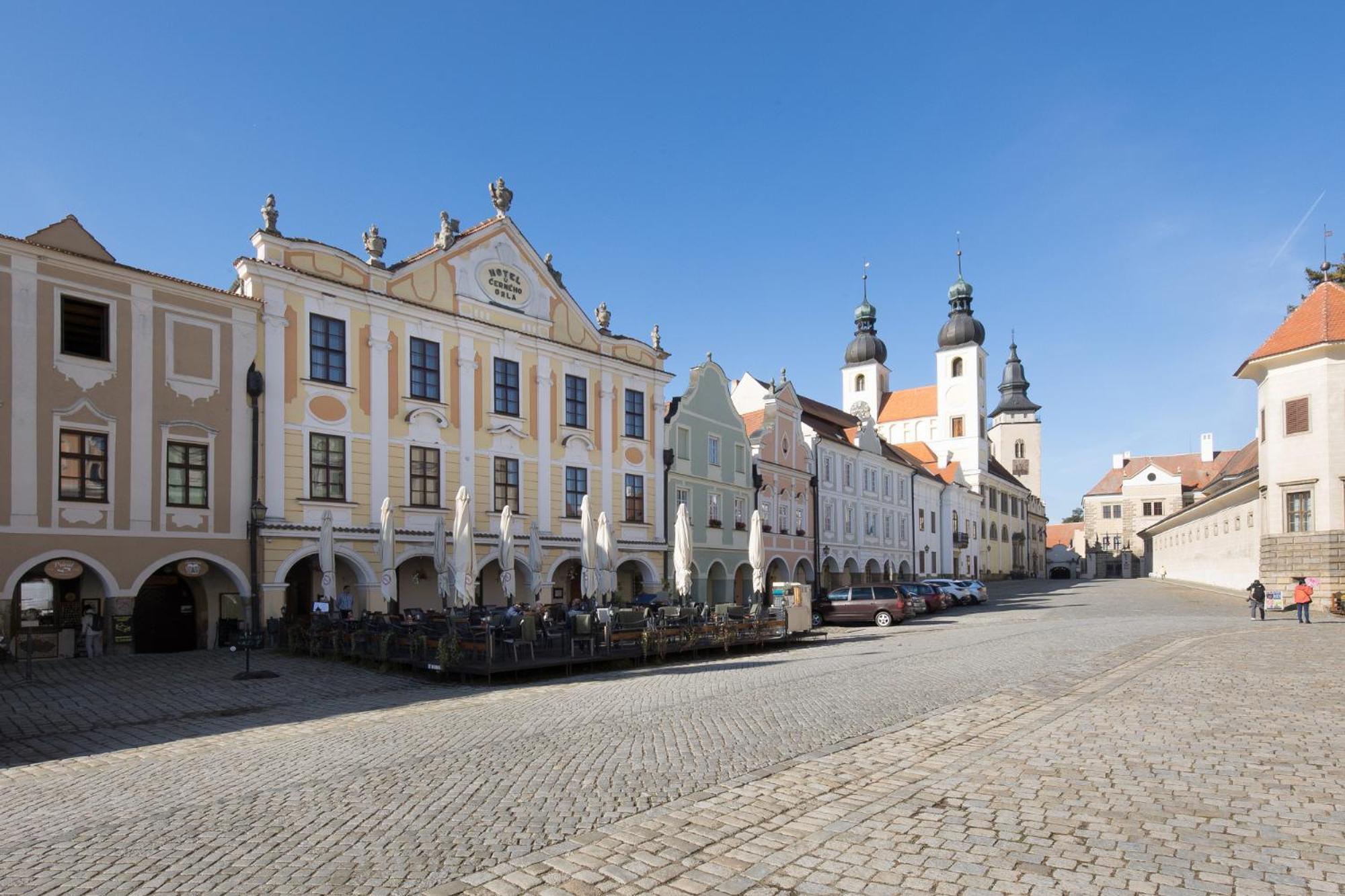 Hotel U Cerneho Orla Telc Exterior photo