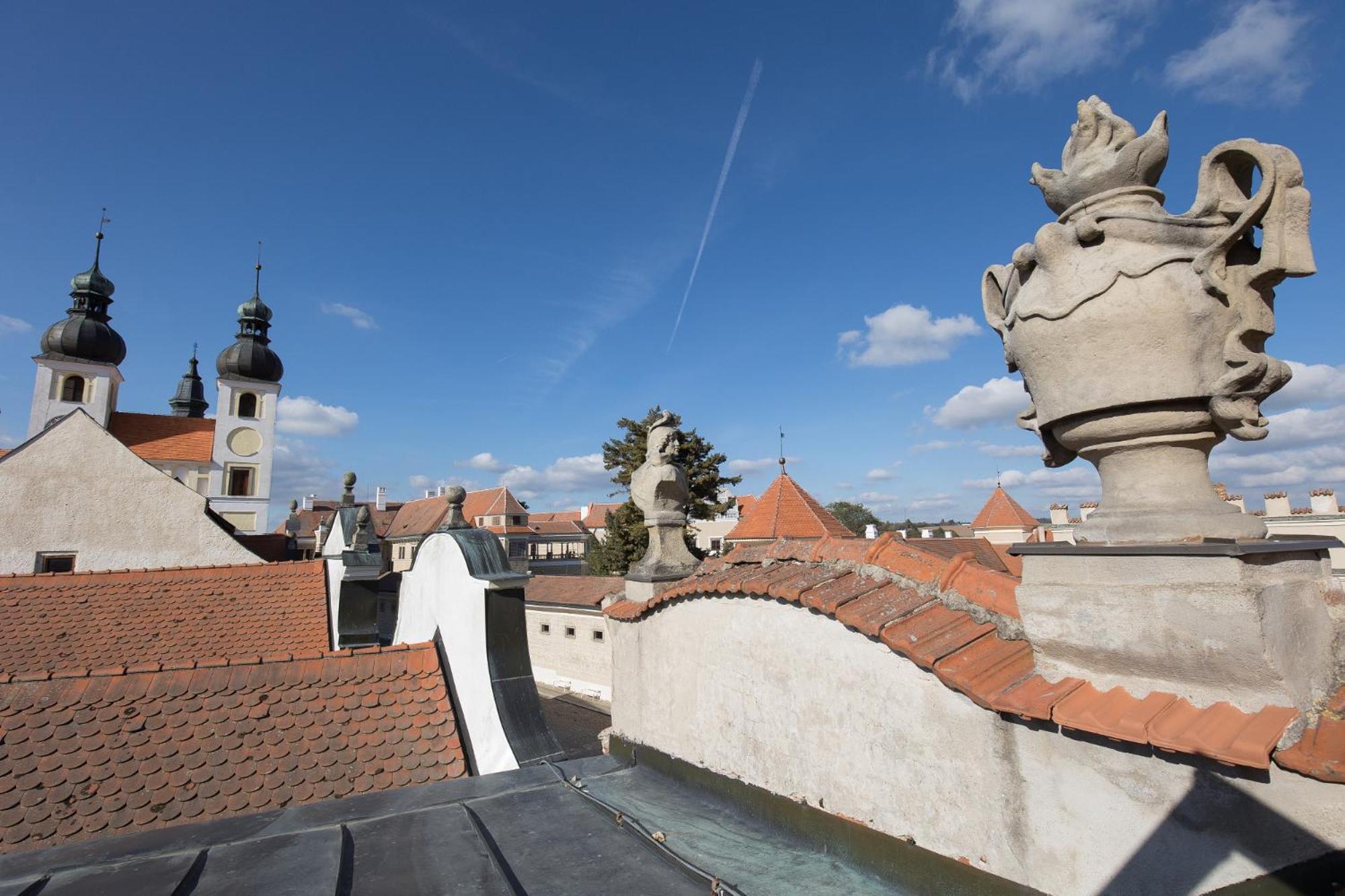 Hotel U Cerneho Orla Telc Exterior photo