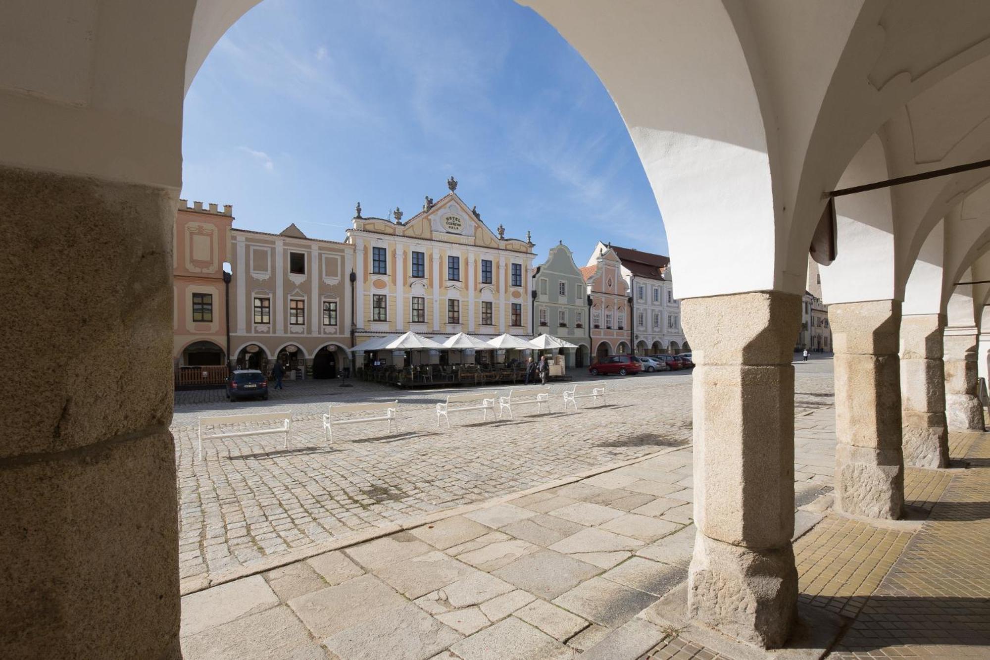 Hotel U Cerneho Orla Telc Exterior photo