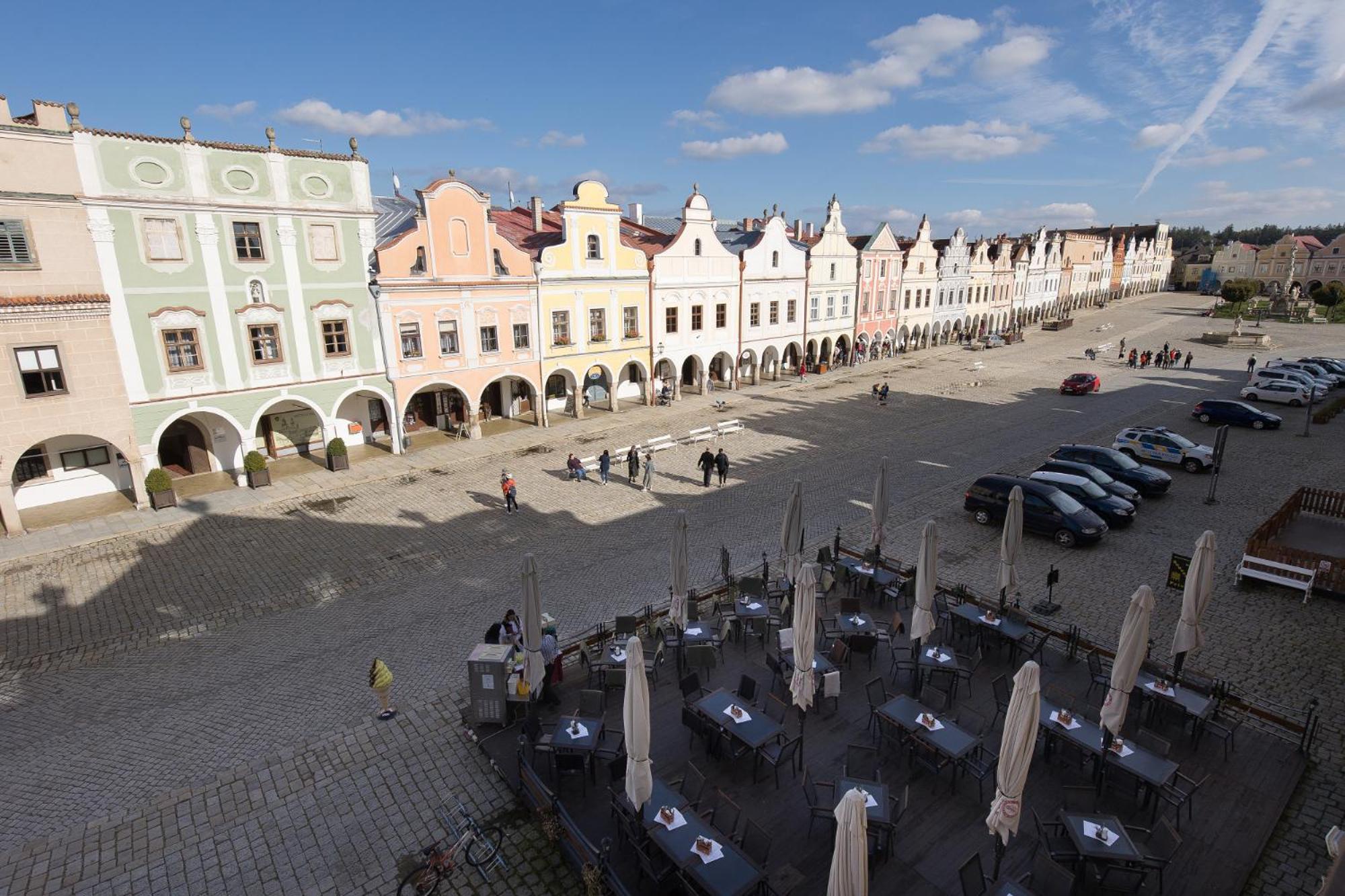 Hotel U Cerneho Orla Telc Exterior photo