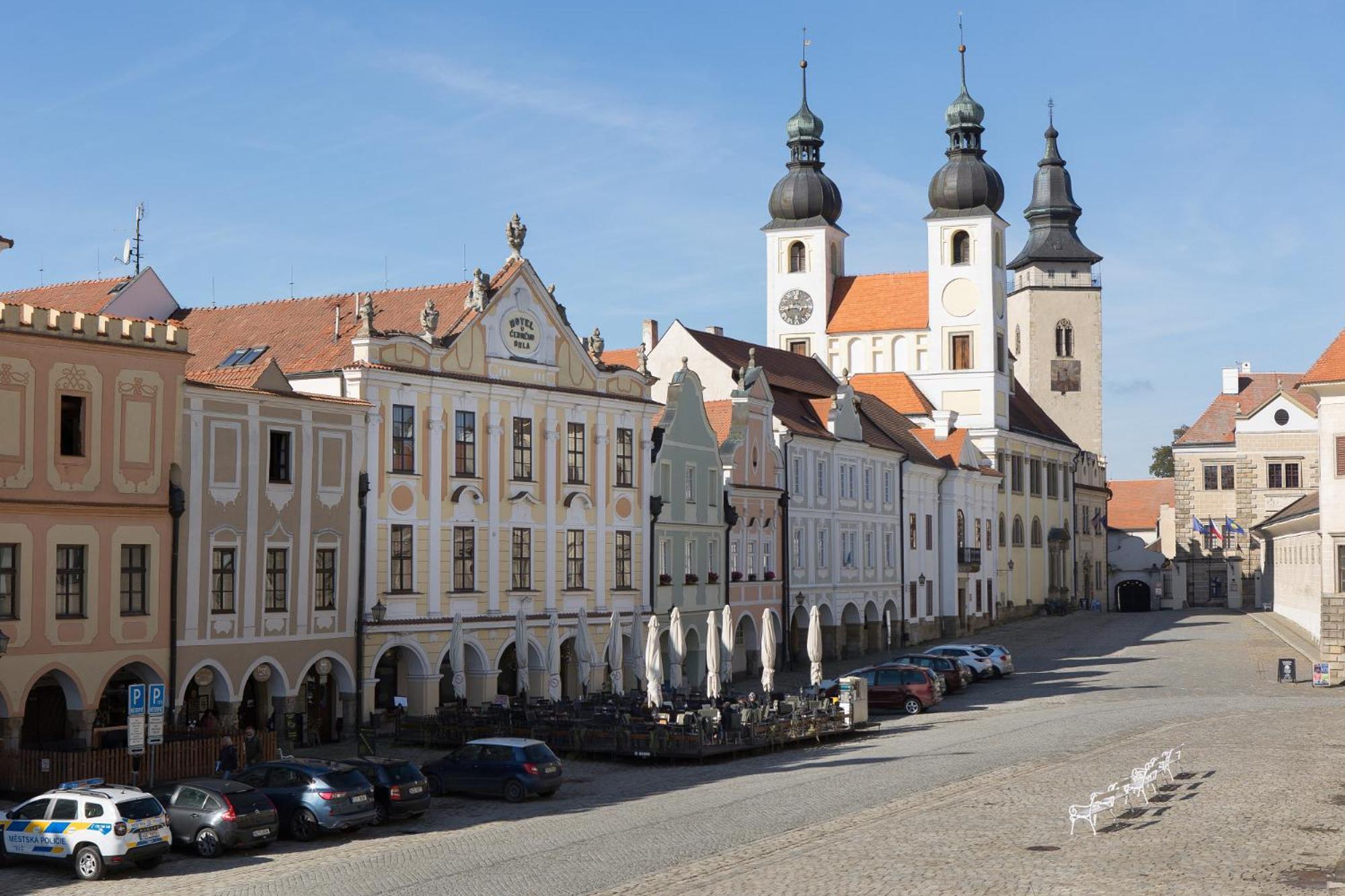 Hotel U Cerneho Orla Telc Exterior photo
