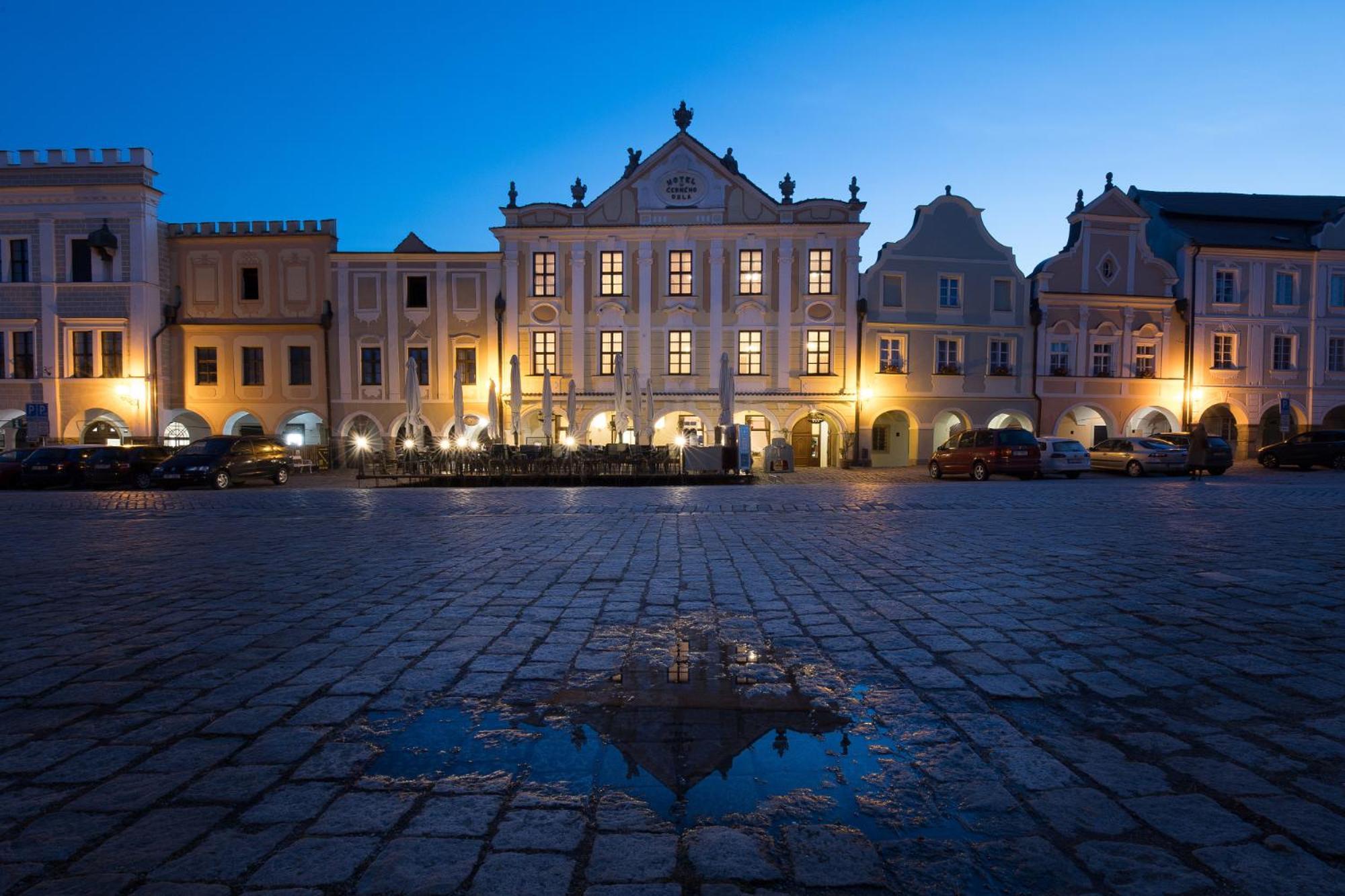 Hotel U Cerneho Orla Telc Exterior photo