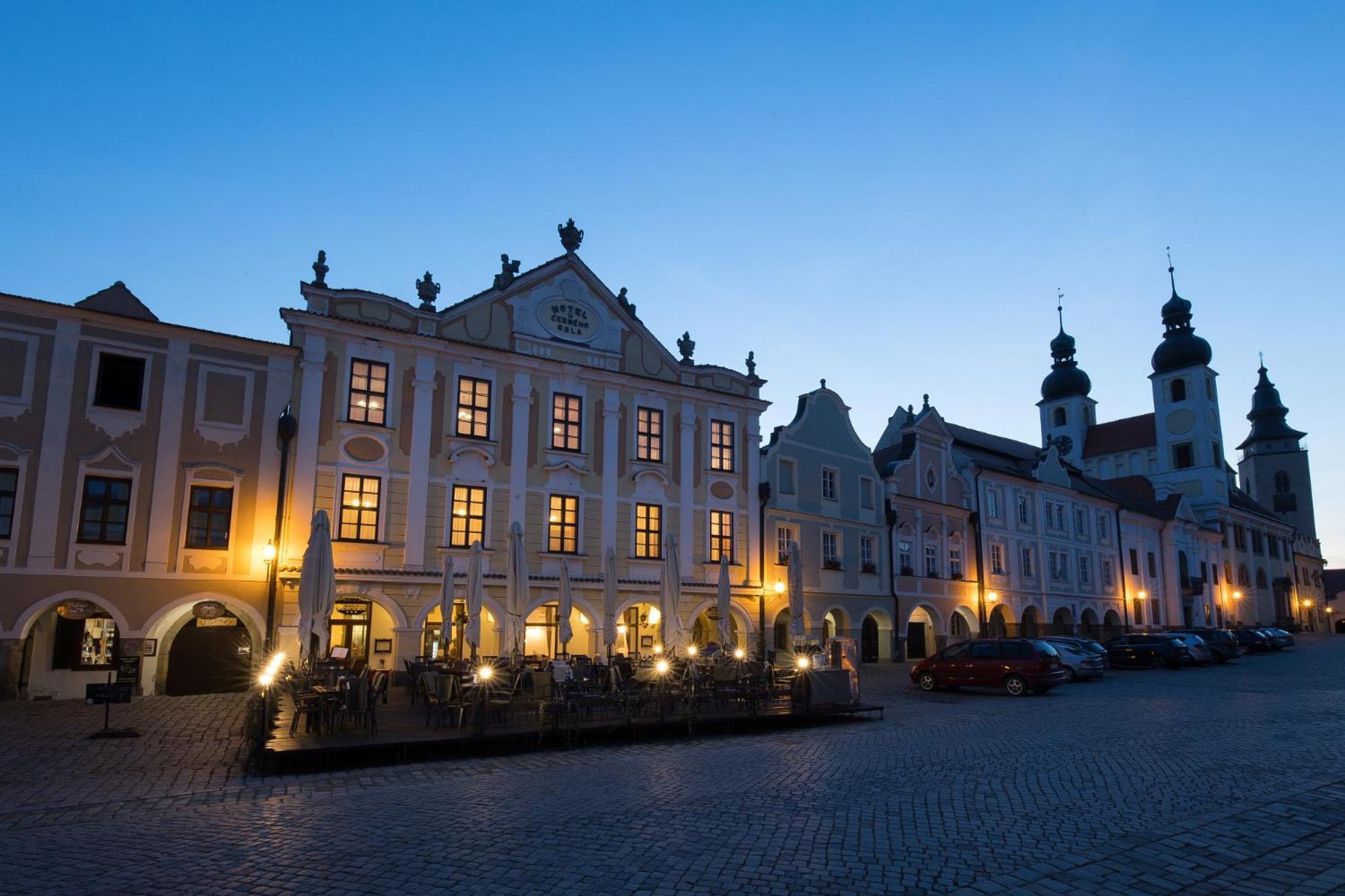 Hotel U Cerneho Orla Telc Exterior photo