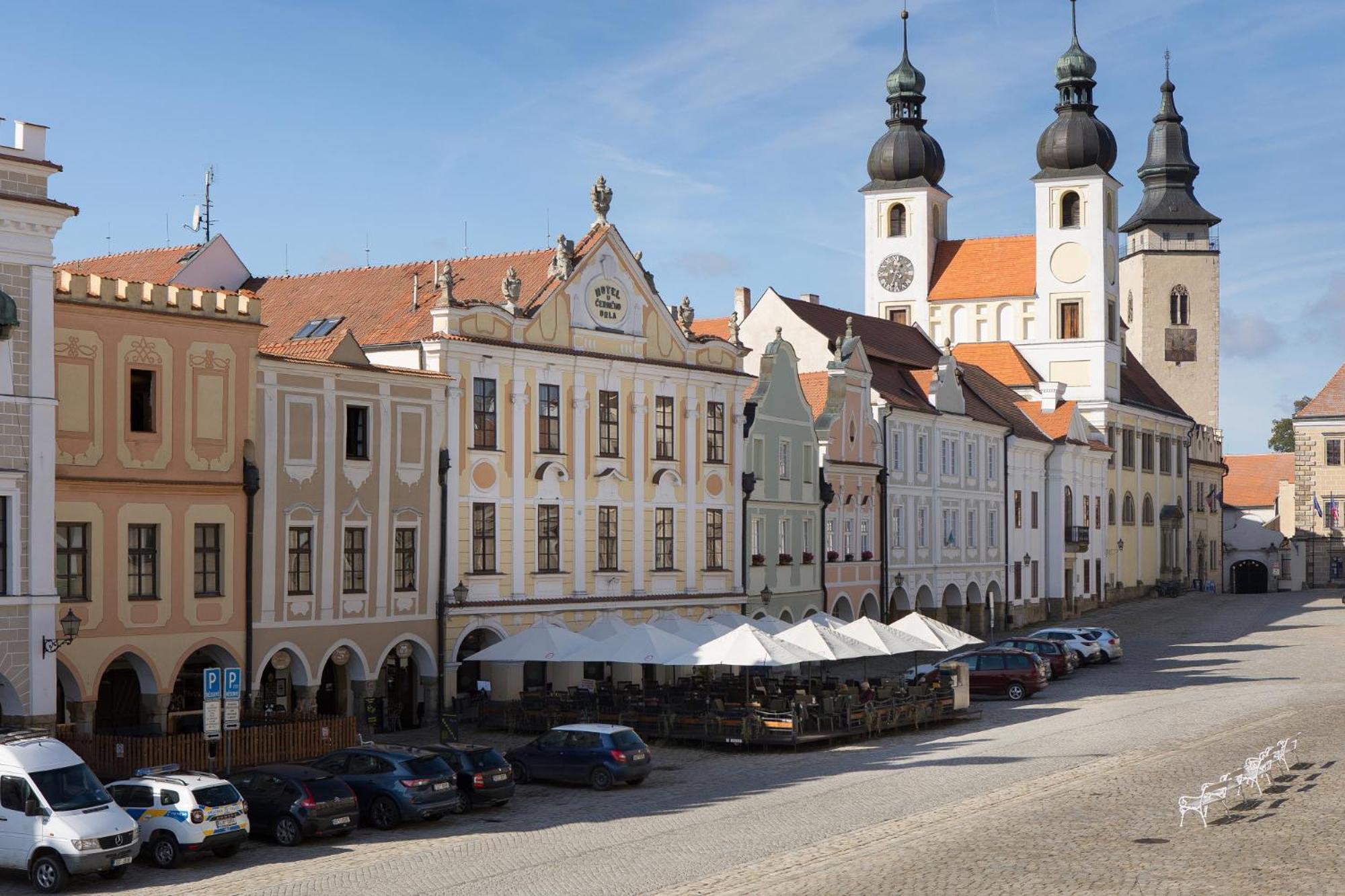 Hotel U Cerneho Orla Telc Exterior photo