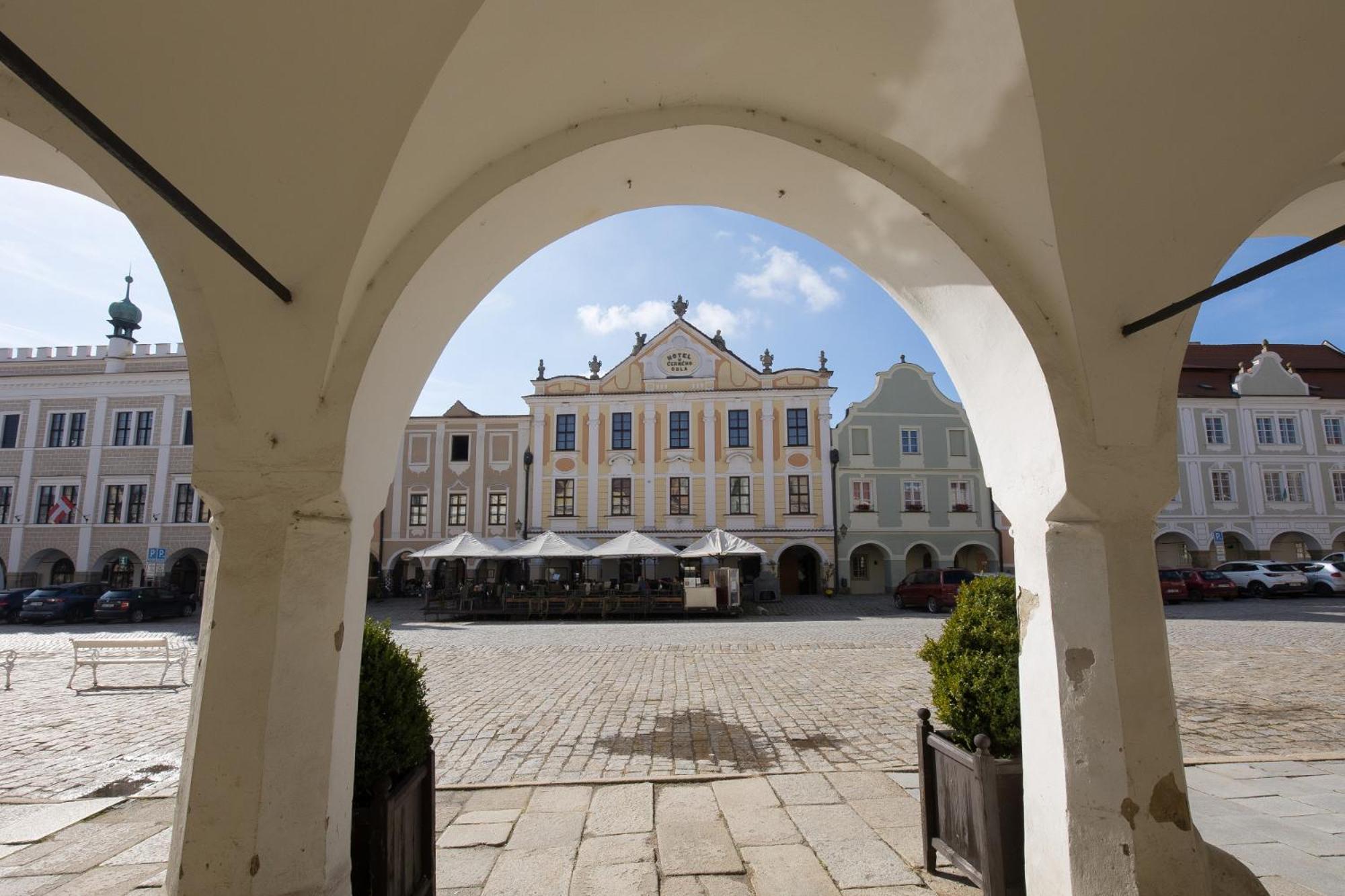 Hotel U Cerneho Orla Telc Exterior photo
