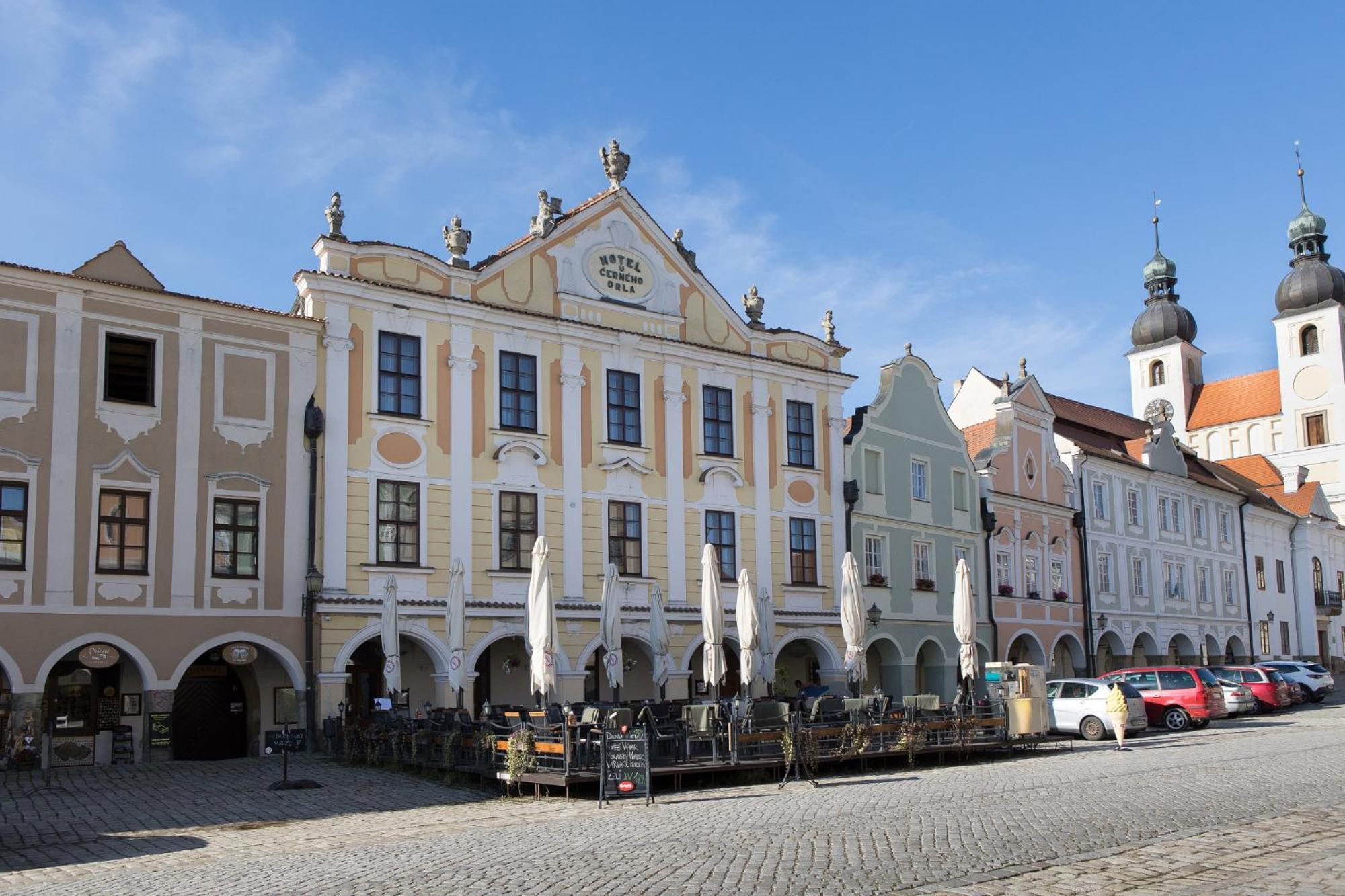 Hotel U Cerneho Orla Telc Exterior photo