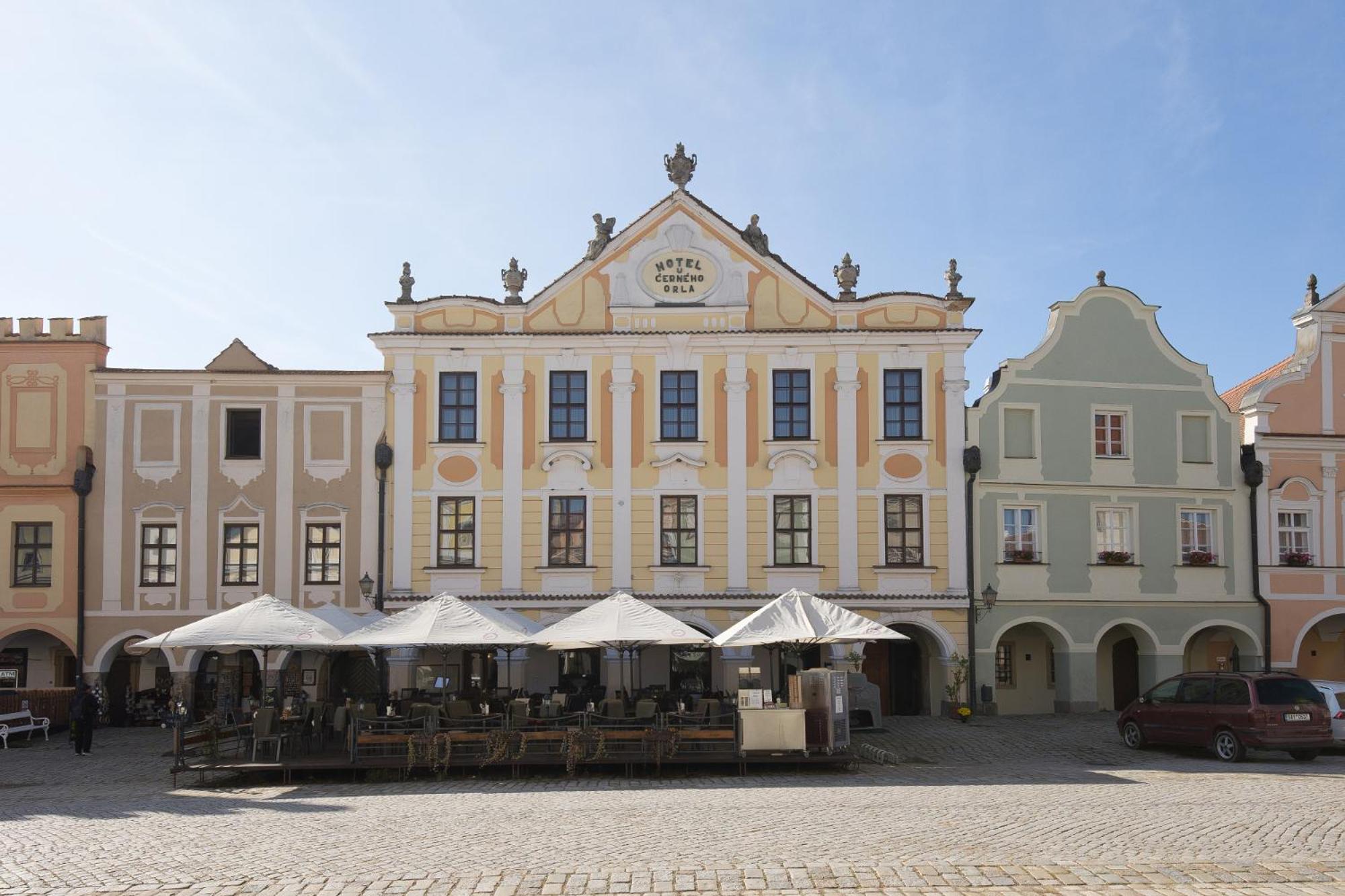Hotel U Cerneho Orla Telc Exterior photo