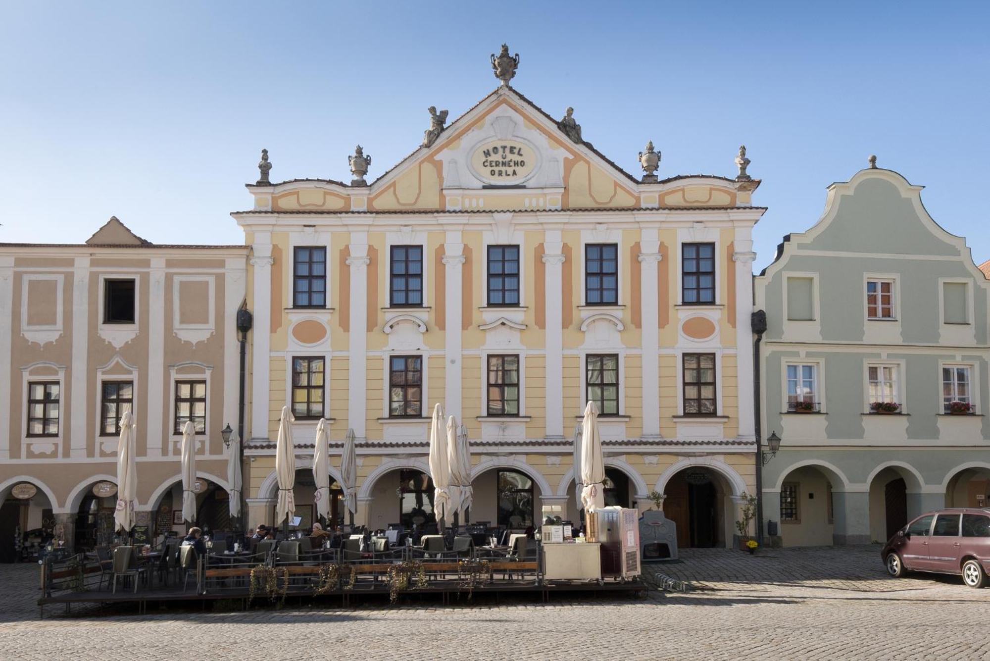 Hotel U Cerneho Orla Telc Exterior photo